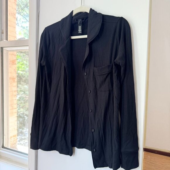 New SKIMS Soft Lounge Sleep Top Long Sleeve Button Down Shirt in Onyx Black XS - Picture 5 of 9